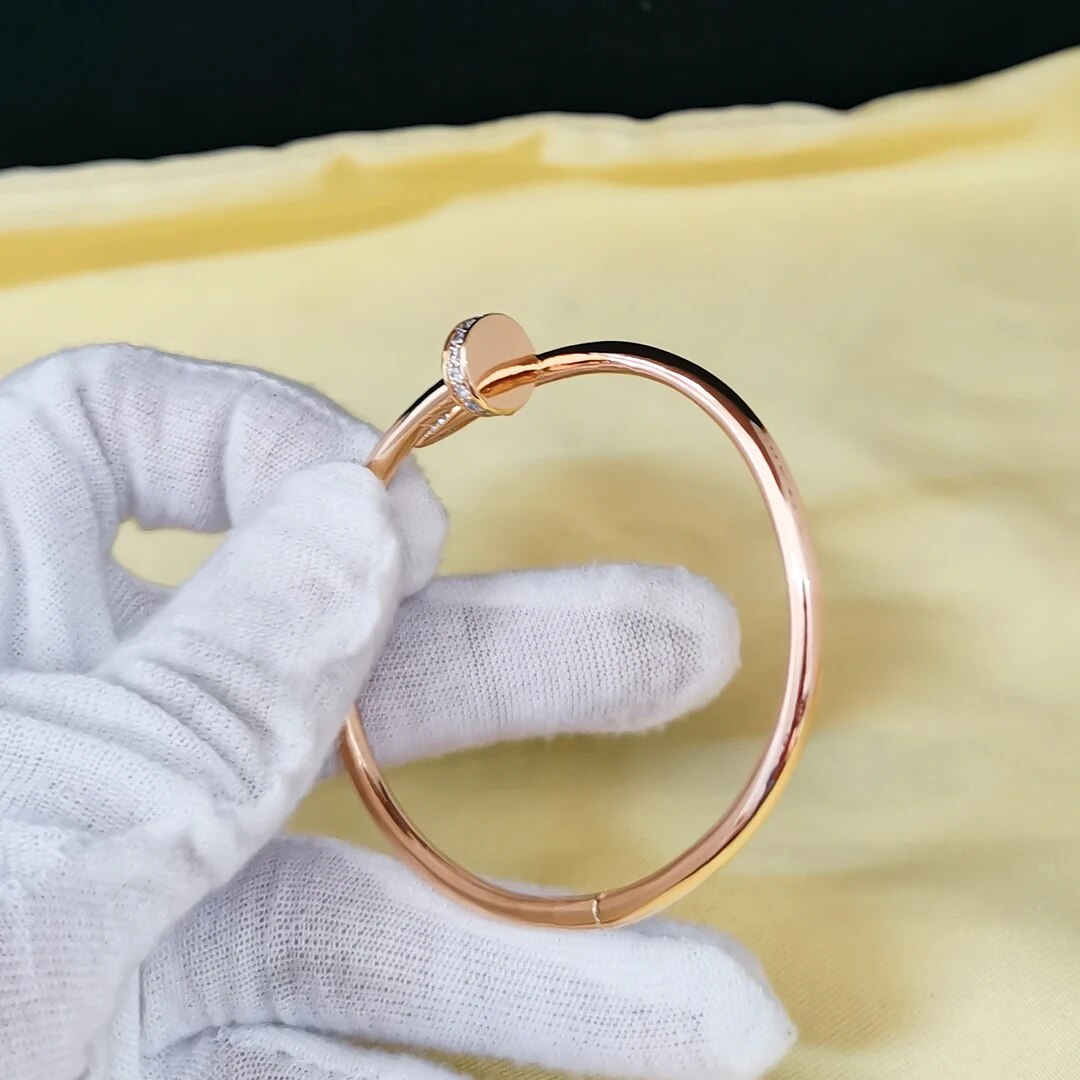 Classic V GOLD Nail Bracelet For Women Open bangles Female Temperament Simple Trendy jewelry for women free shipiing itemss