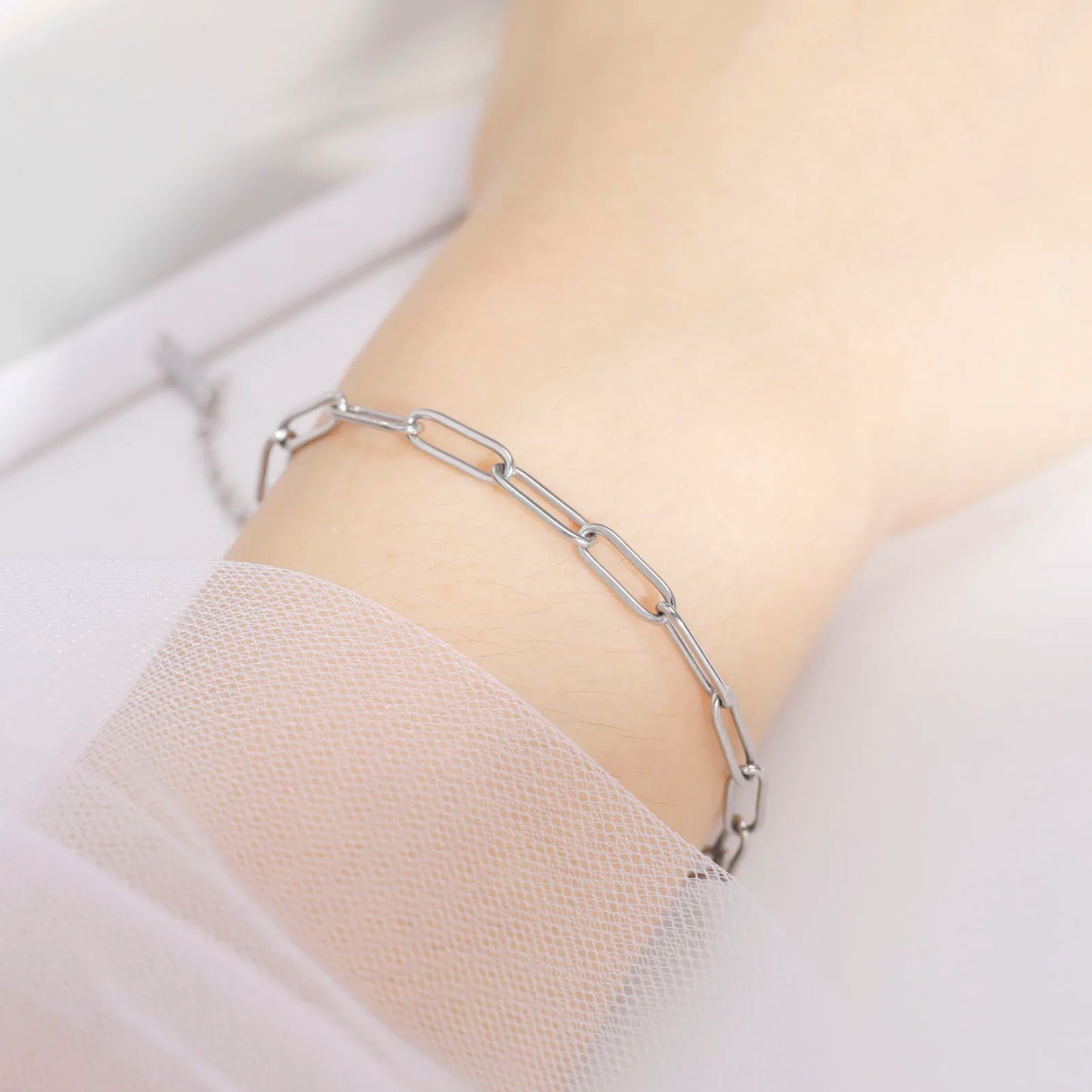 Skyrim Friendship Paperclip Link Chain Women Girls Stainless Steel Gold Color Bracelets 2025 Minimalist Jewelry Valentine Gift