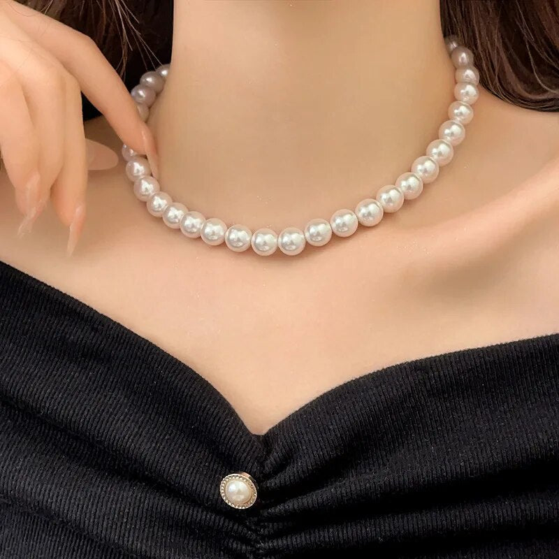 The Chloe Circular Glass Pearl Necklace -