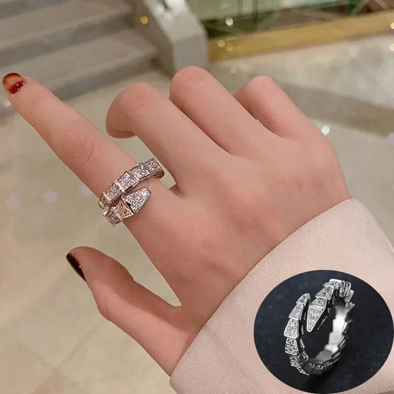 Temperament Personality Silver Plated Inlaid Zircon Snake Ring for Women Luxury Animal Bangles Wedding Jewelry Accessories Gift