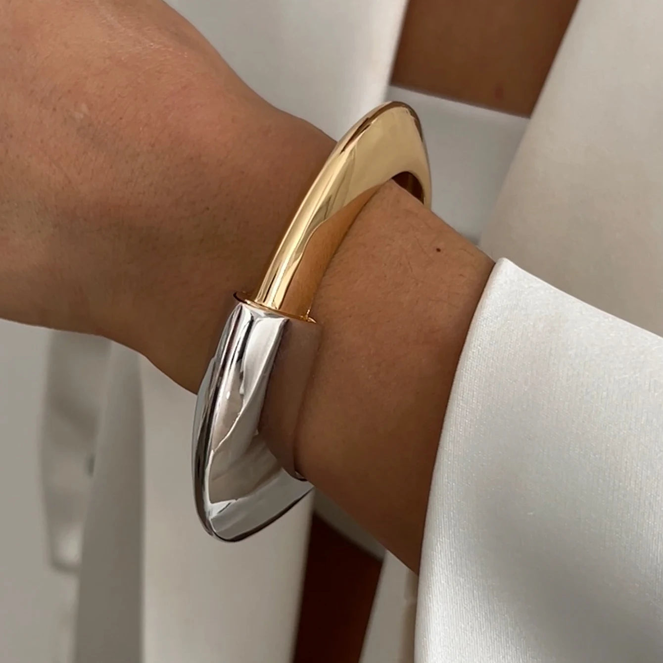 Ingemark Exaggerated Punk Irregular Wide Cuff Bangle for Women Vintage Gold Color Chunky Metal Bracelets Men Hand Jewelry Gift