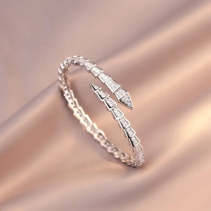 Temperament Personality Silver Plated Inlaid Zircon Snake Ring for Women Luxury Animal Bangles Wedding Jewelry Accessories Gift