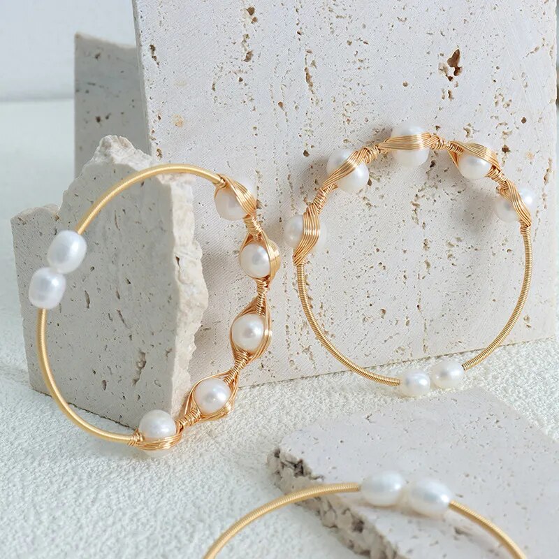 Personalized Women's Brass Material Bracelet Fashion Contrast Color Design Baroque Freshwater Pearl Cord Bracelet for Women