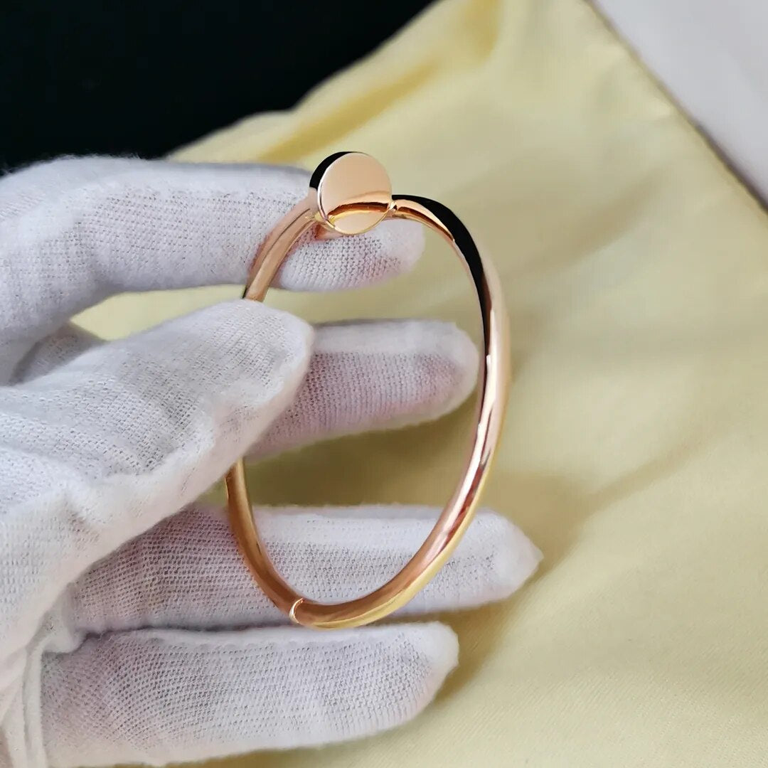 Classic V GOLD Nail Bracelet For Women Open bangles Female Temperament Simple Trendy jewelry for women free shipiing itemss