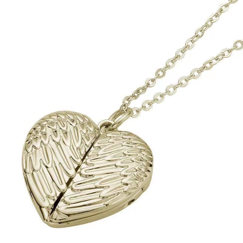 Silver Heart shaped Women's Necklace