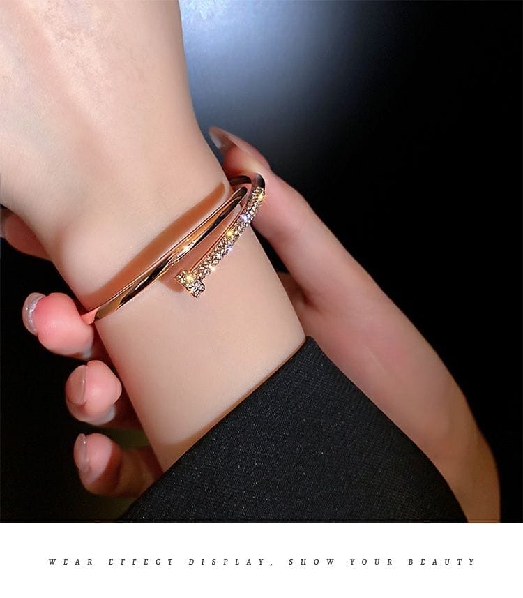 Exquisite Women's Blinged out Bangles Bracelet Bangle