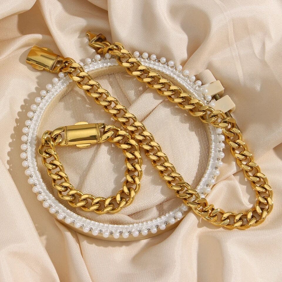 Luxe Gold Women's Necklace