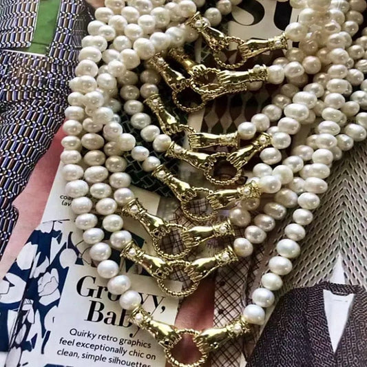 Mod ModePearl With Trendy Creative Collaspe